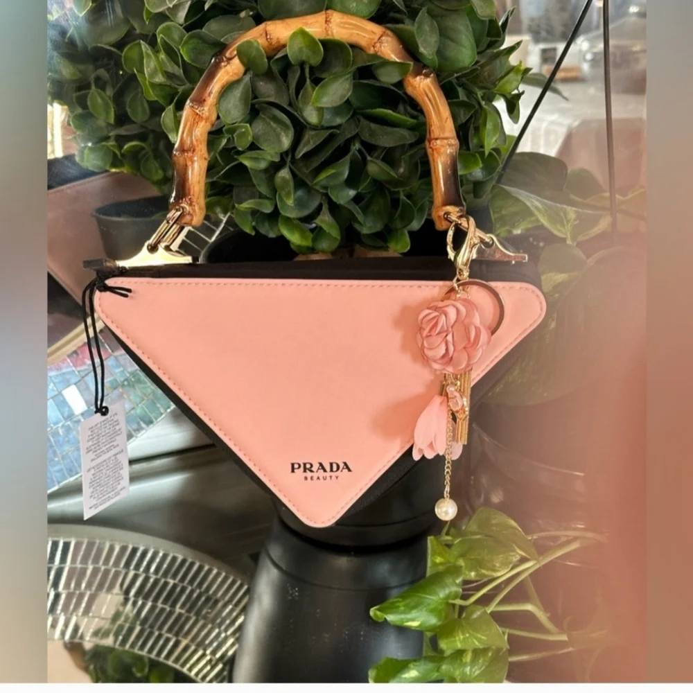 - Prada triangle beauty pouch converted into shoulder bag or cross body - Picture 12 of 12